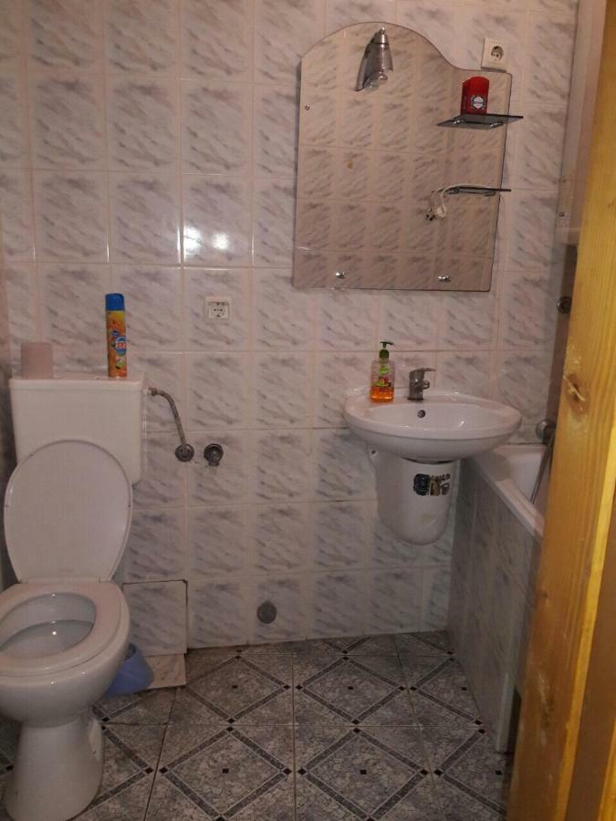 між вокзалом і центром Apartment